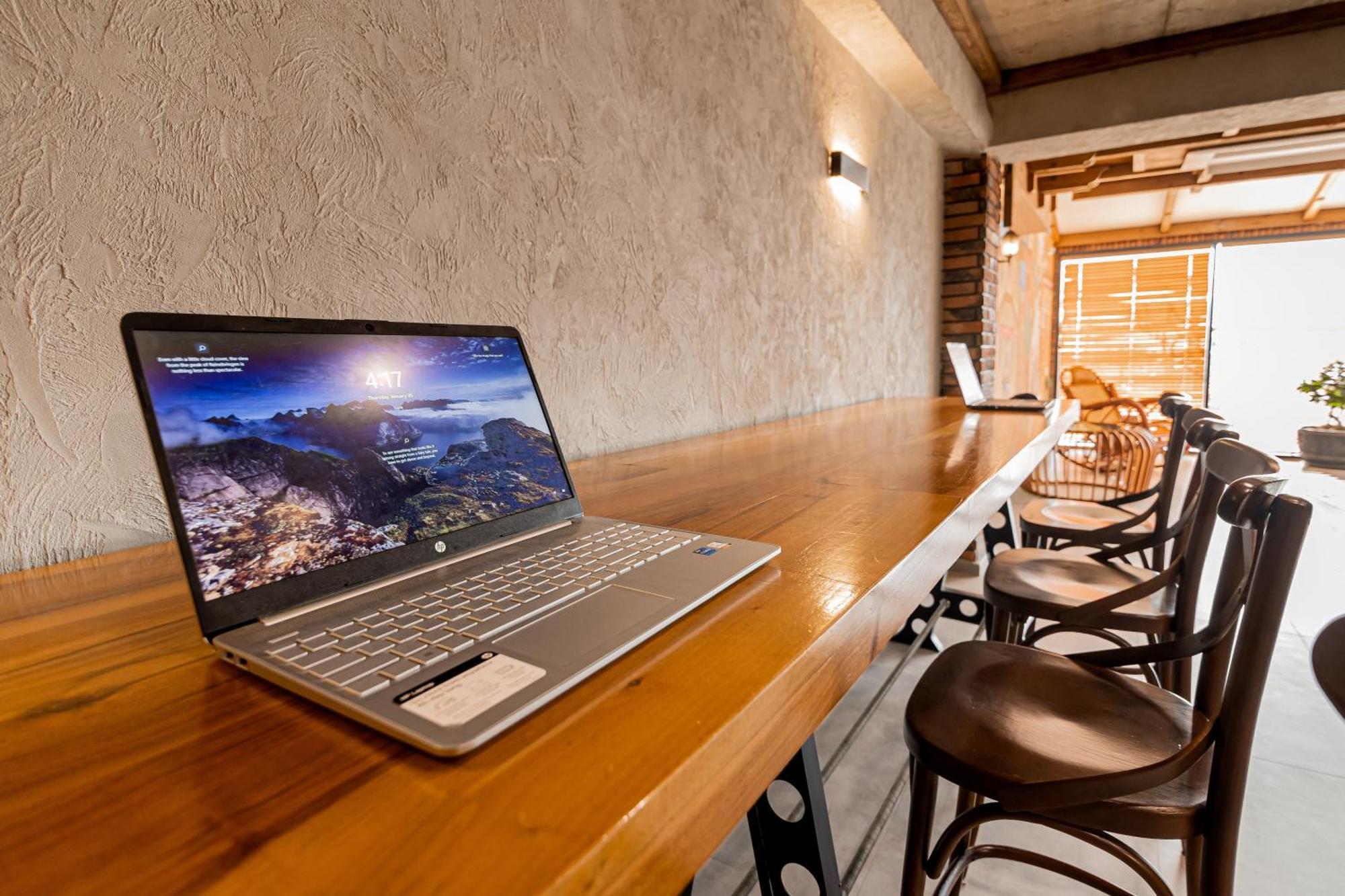 Ivy Hotel Tbilisi Bagian luar foto