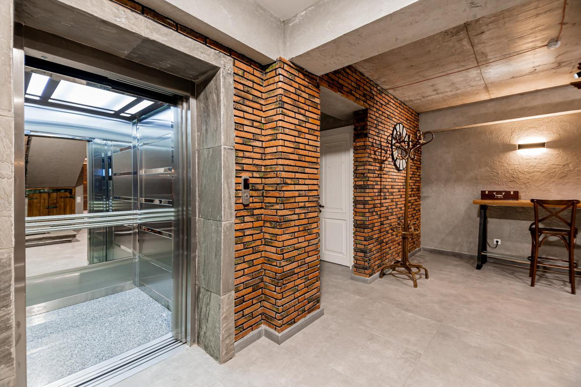 Ivy Hotel Tbilisi Bagian luar foto