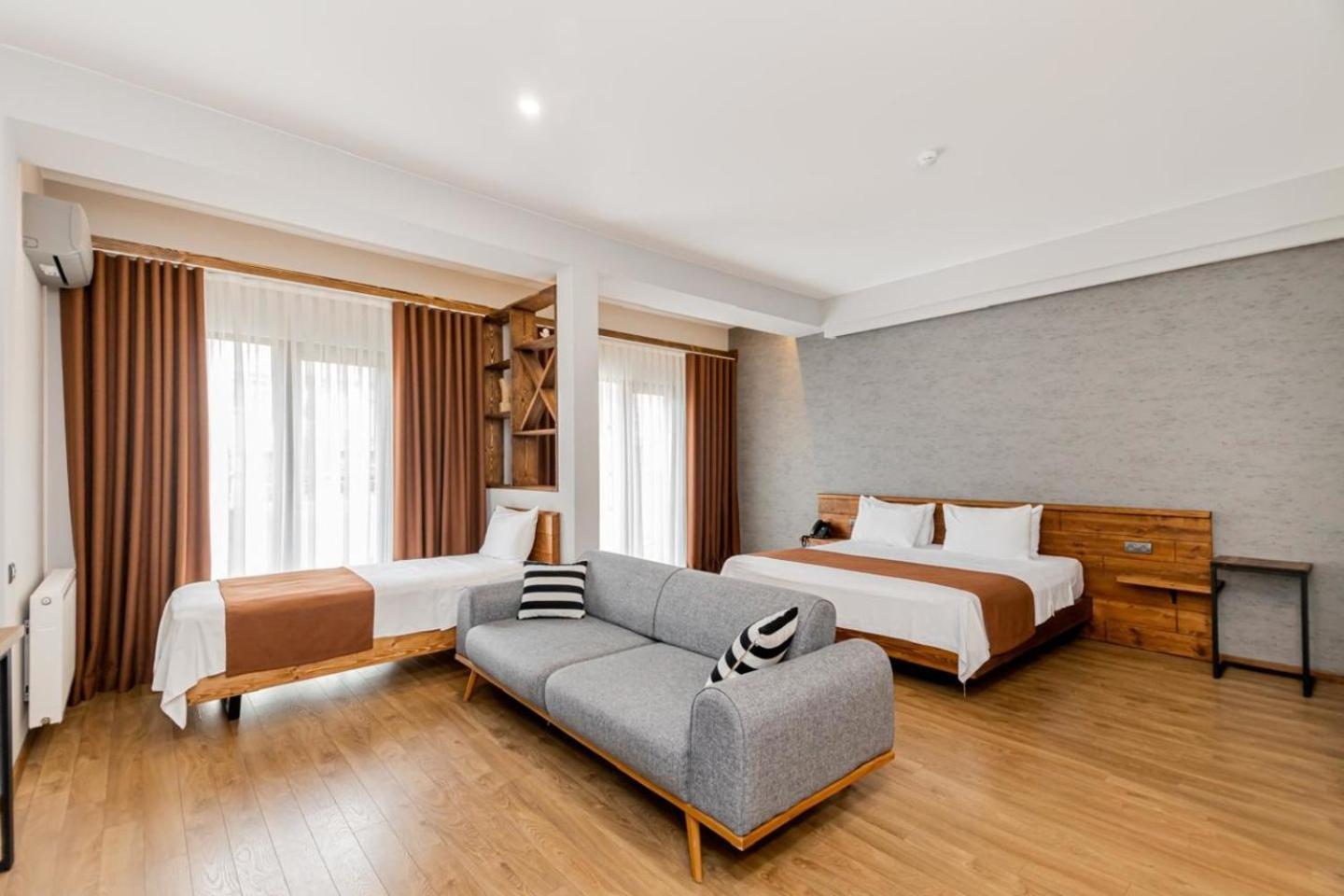 Ivy Hotel Tbilisi Bagian luar foto