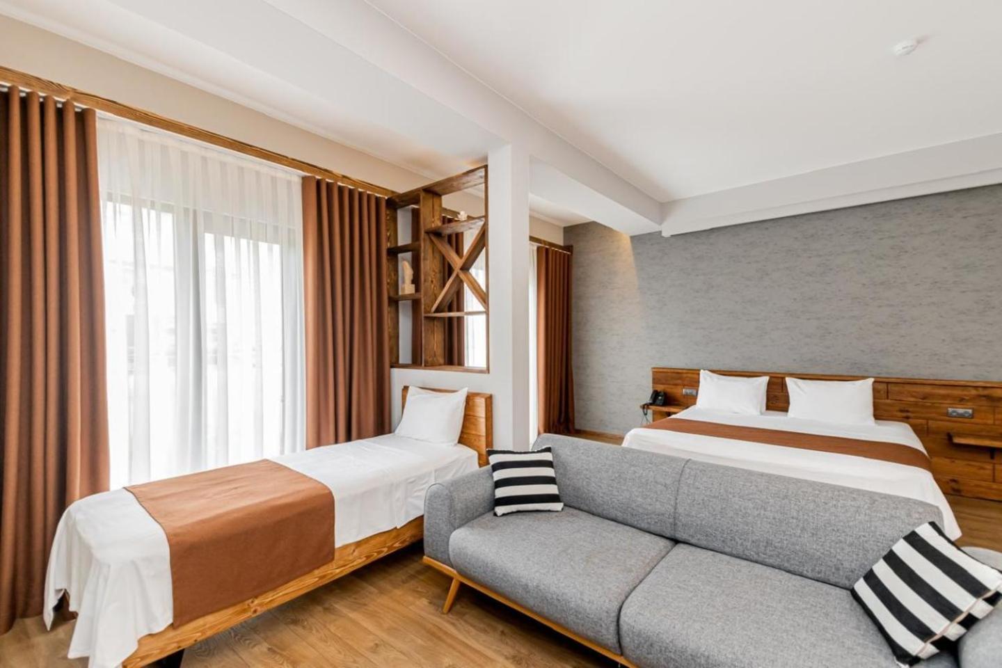 Ivy Hotel Tbilisi Bagian luar foto
